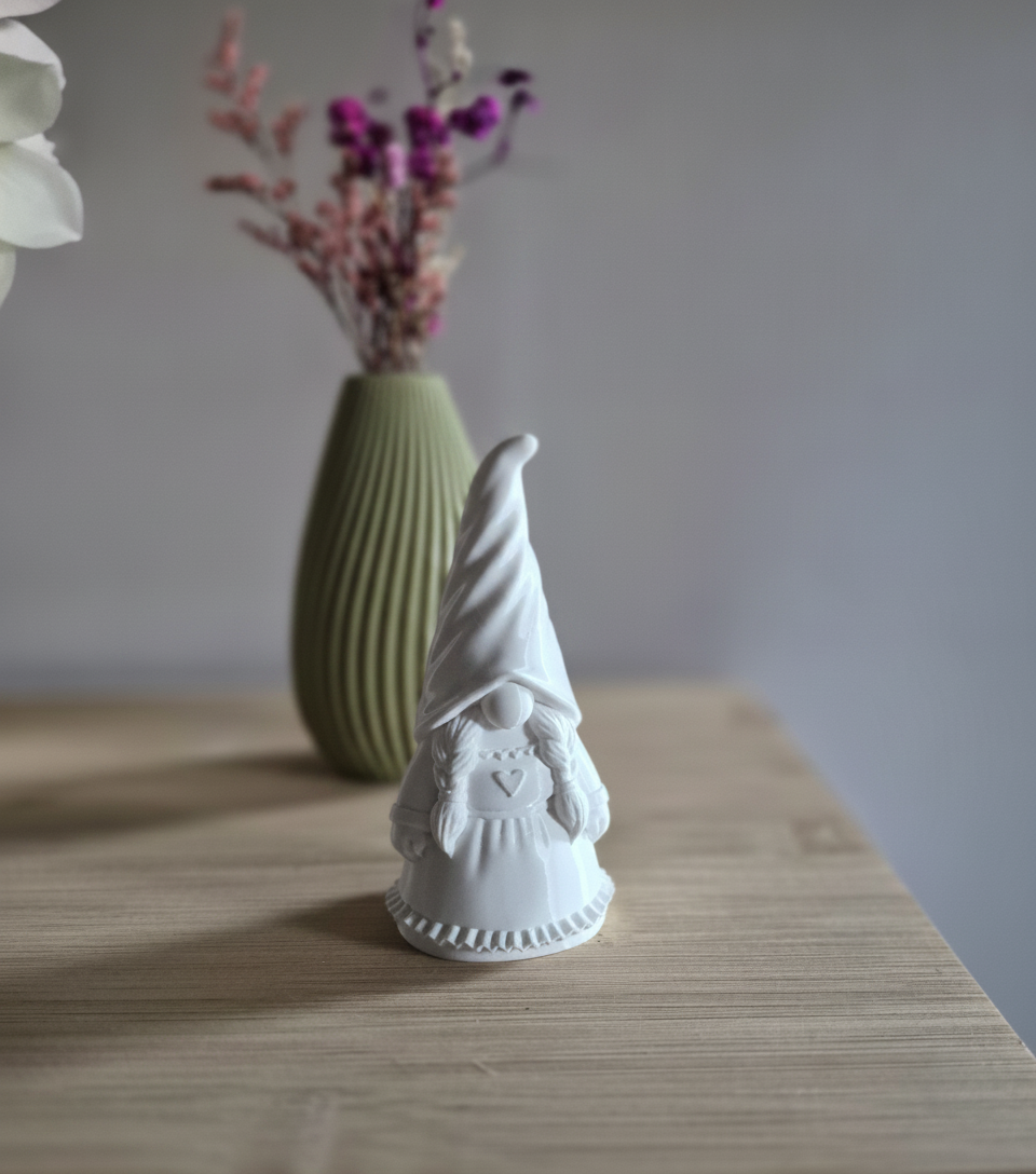 Scandinavische Kabouter Vrouw in PLA Matte Donkergroen