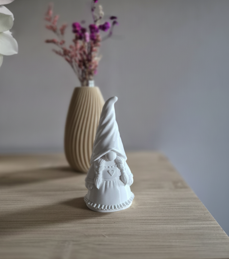 Scandinavische Kabouter Vrouw in PLA Matte Latte Brown