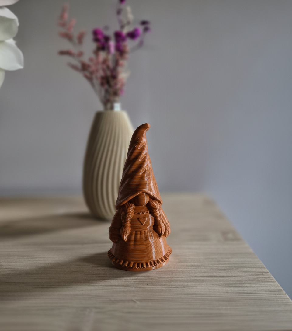Scandinavische Kabouter Vrouw in PLA Matte Terracotta